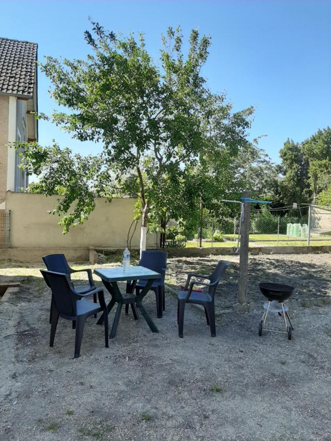 La Petite Escale Villa Vierzon Exterior foto